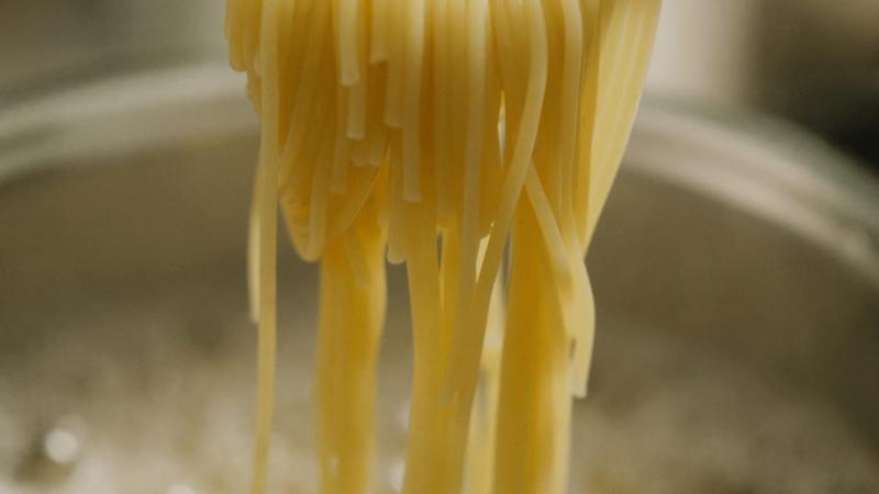 How To Stop Pasta Sticking Together When Cold - So Easy!