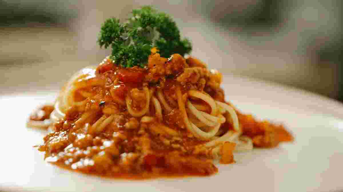 A Guide To Pairing Different Pasta Shapes With The Right Sauce